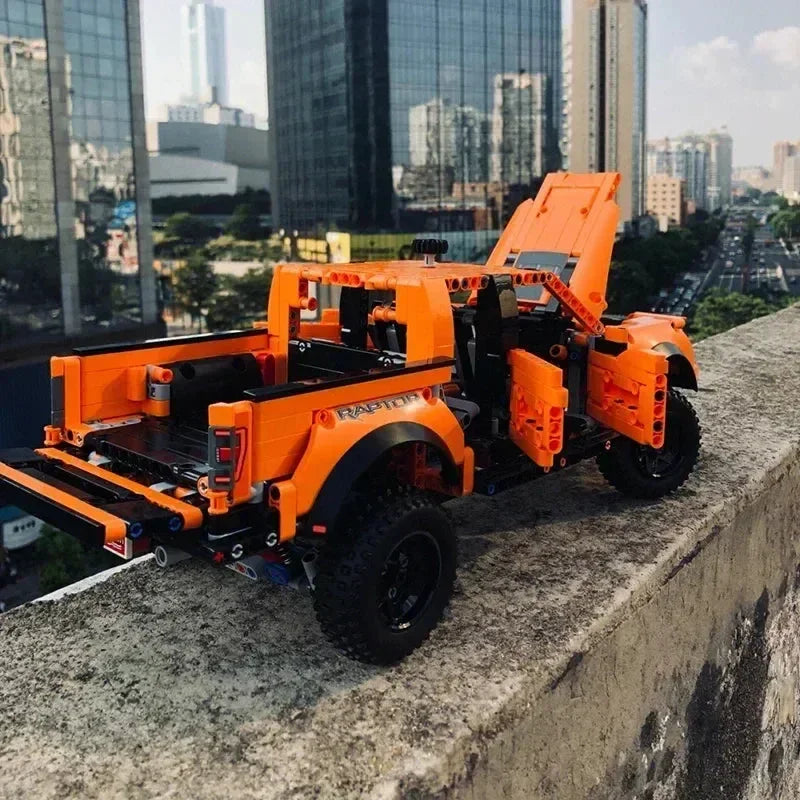 Ford F-150 Raptor (1379 peças)