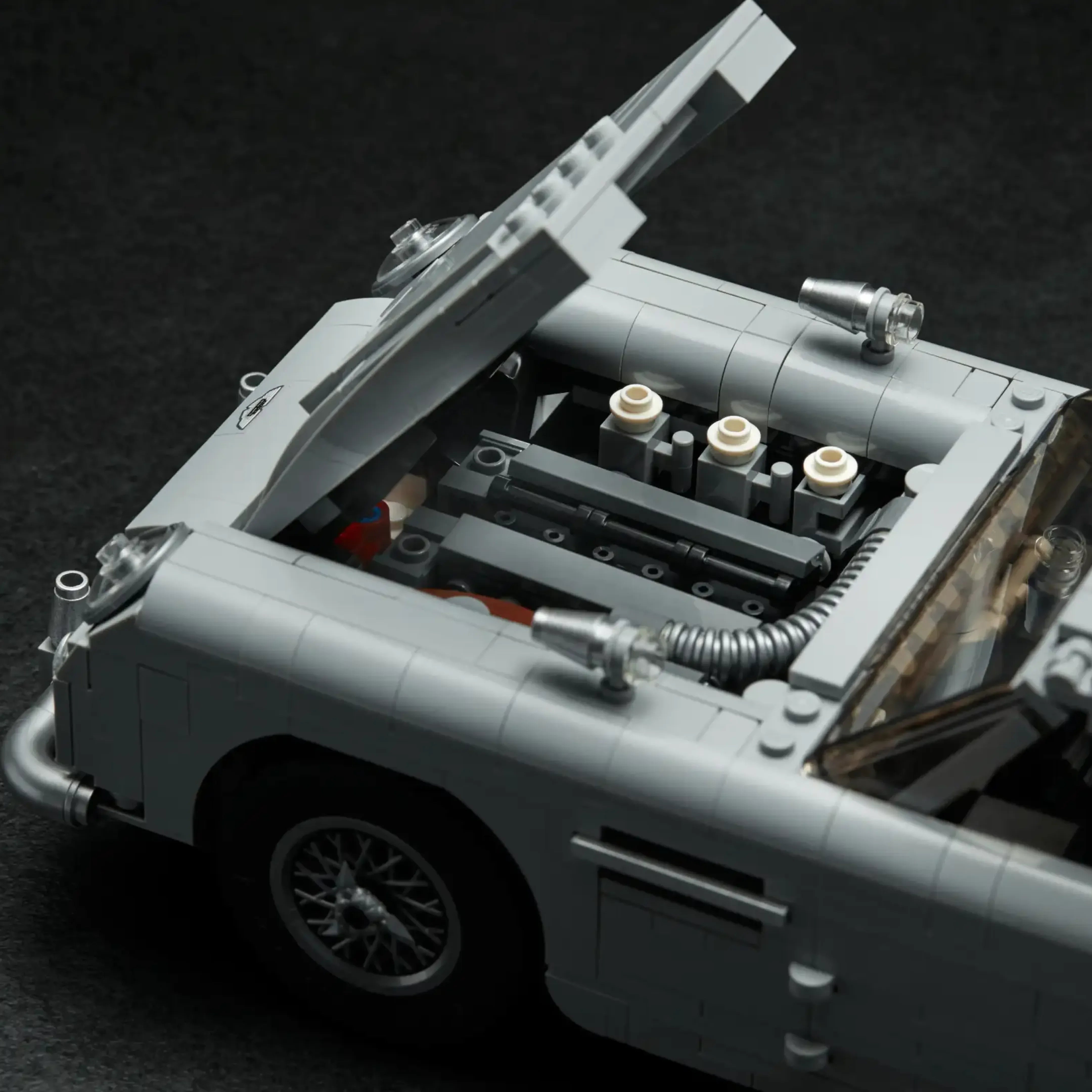 Aston Martin DB5 do James Bond "007" (1295 peças)